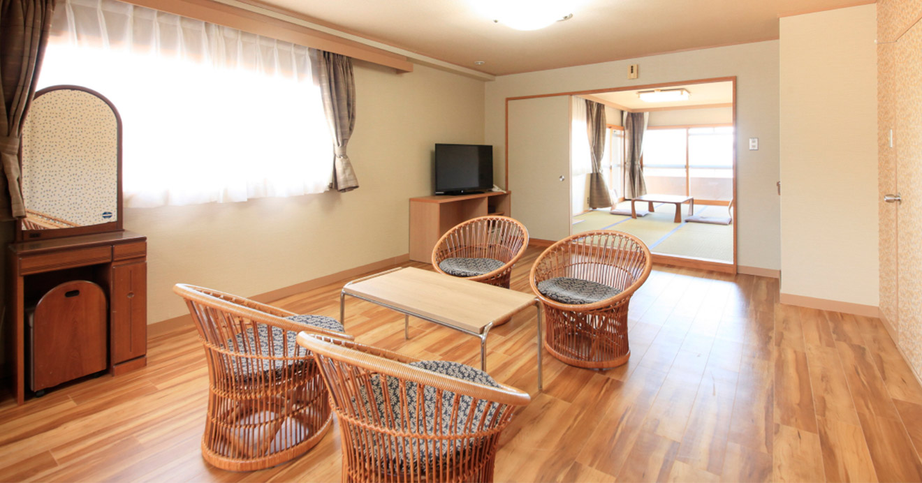 和室8.5帖+2シモンズベッドk3